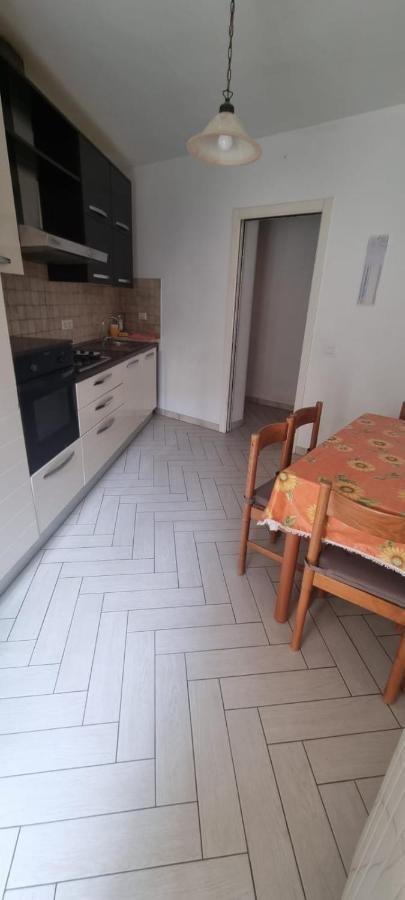 Appartamento Accogliente/Nuovo ลีวอร์โน ภายนอก รูปภาพ